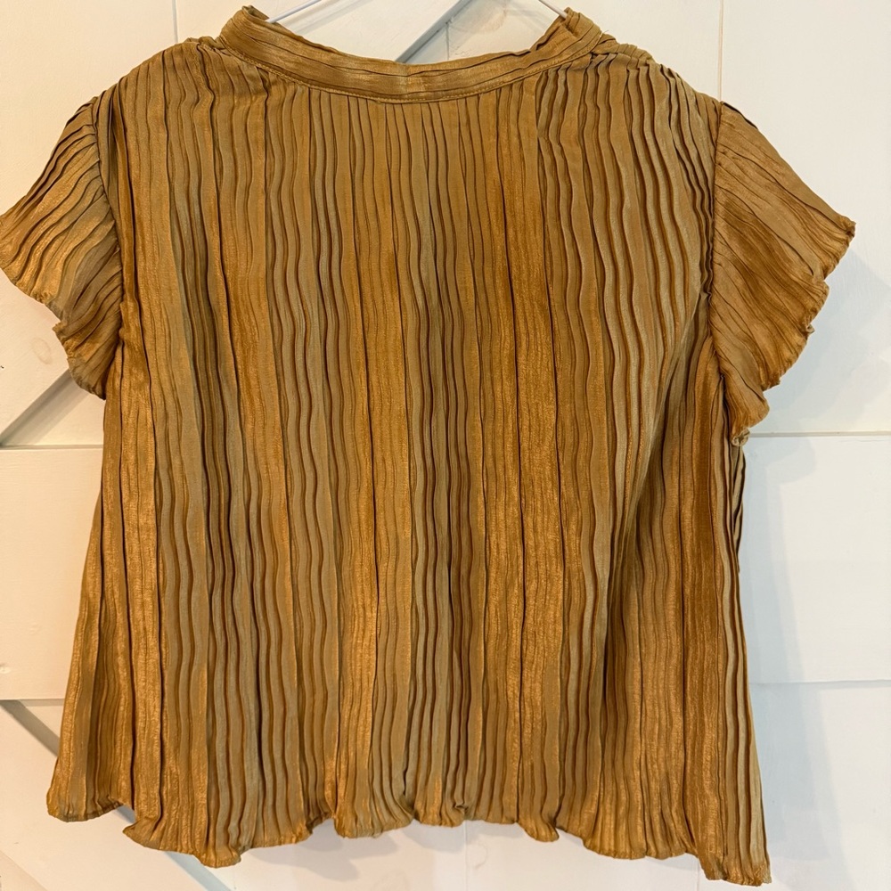 Ellison Metallic Gold Pleated Blouse Flutter Sleeve Tie Back Medium Holiday Boho